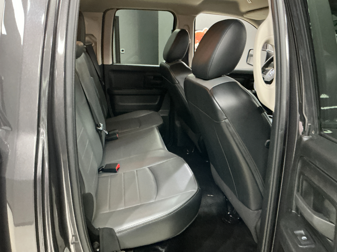 RAM 1500 Classic Tradesman 4x2 Quad Cab 6'4" Box 2022