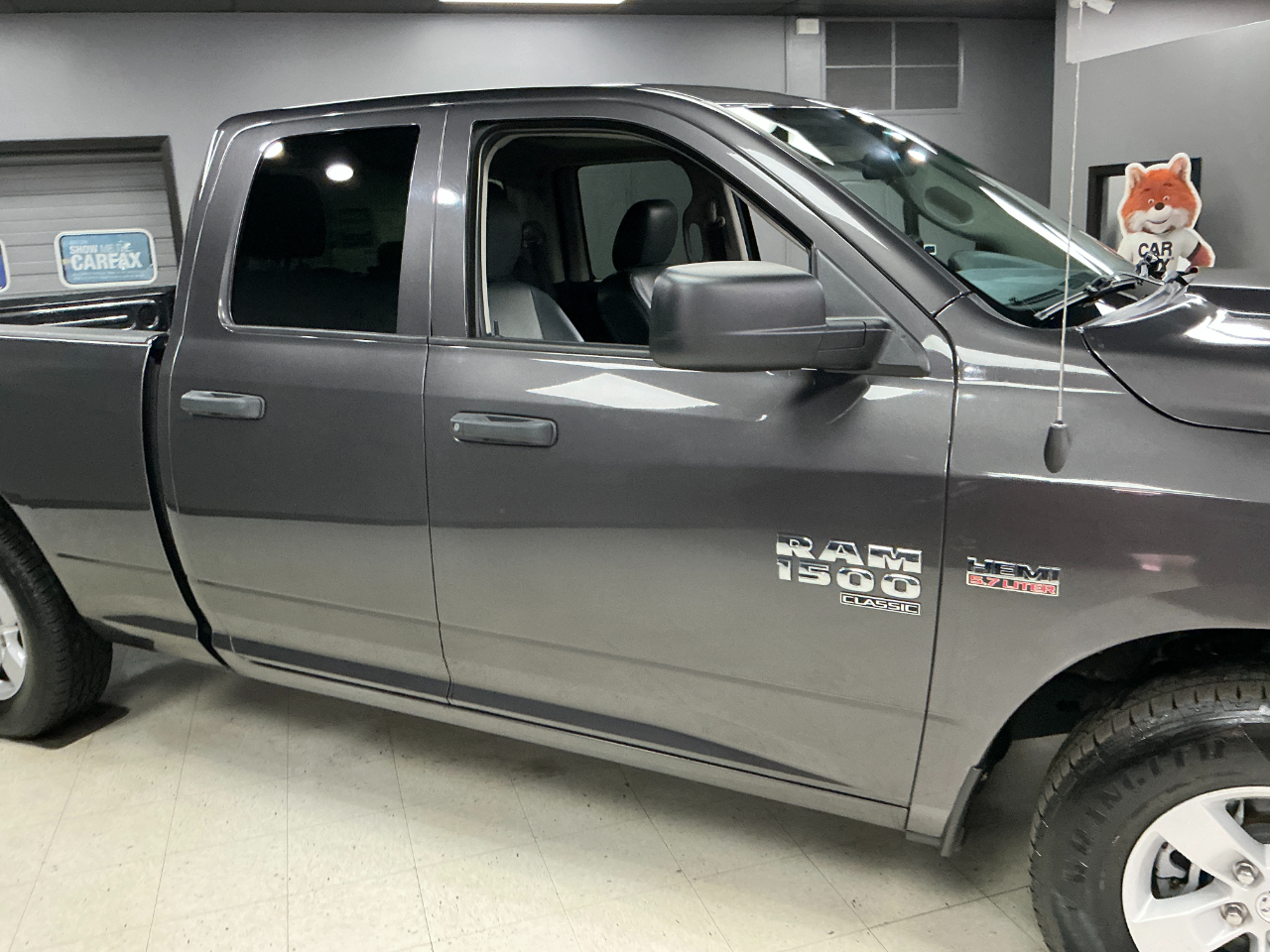 RAM 1500 Classic Tradesman 4x2 Quad Cab 6'4" Box 2022