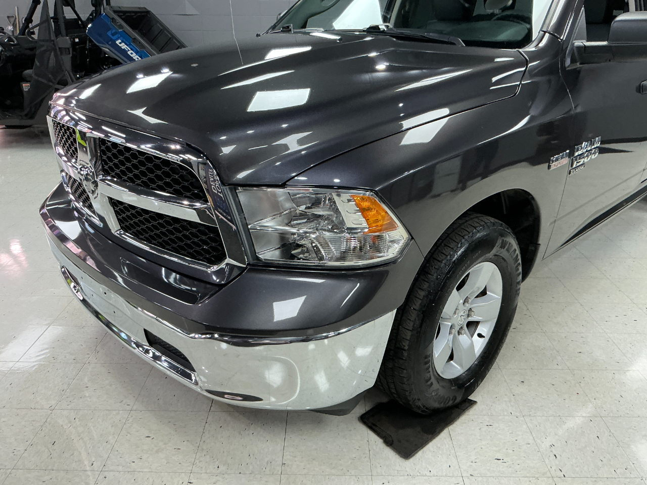 RAM 1500 Classic Tradesman 4x2 Quad Cab 6'4" Box 2022