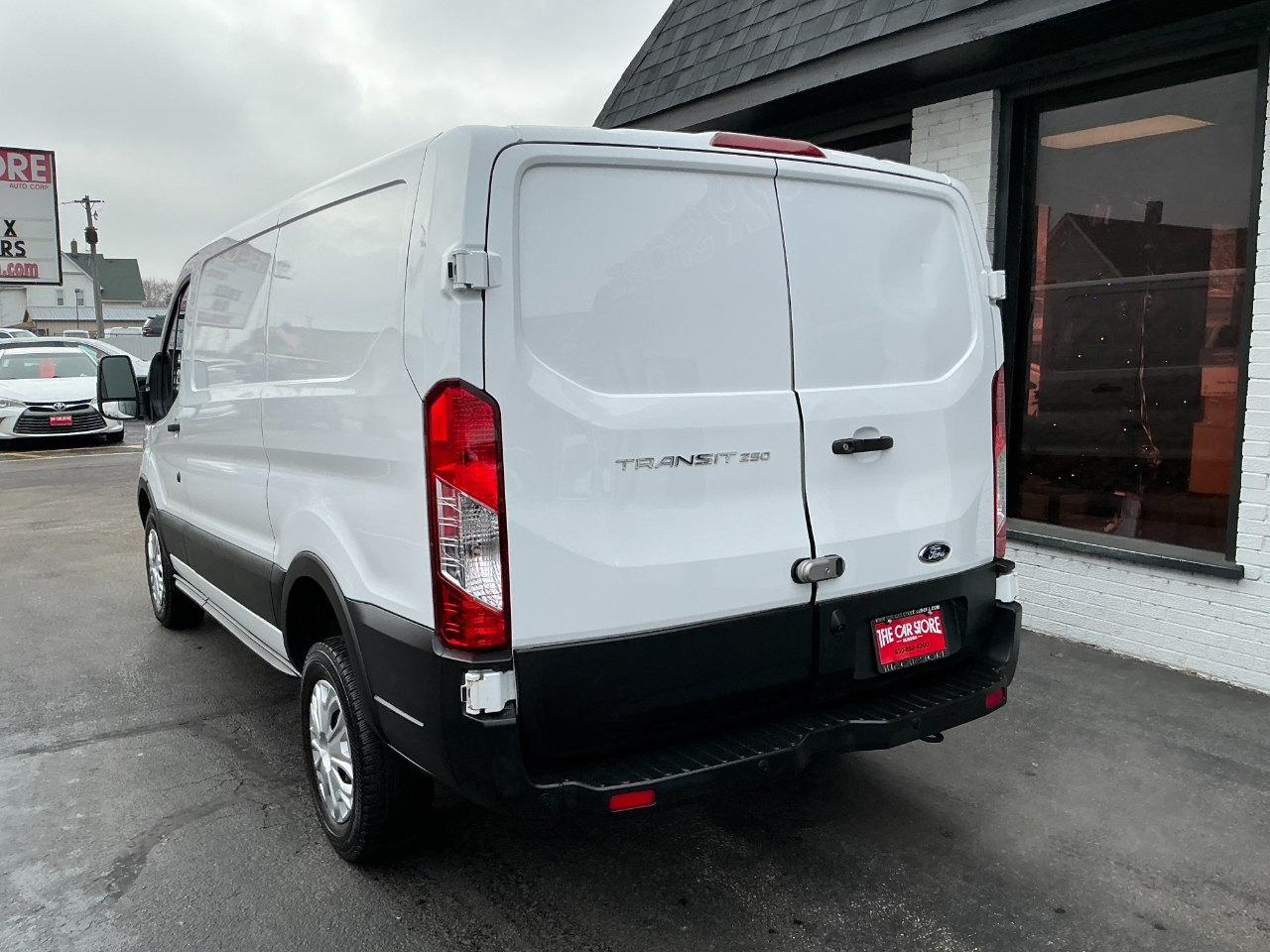 Ford Transit Van T-250 130" Low Rf 9000 GVWR Swing-Out RH Dr 2019