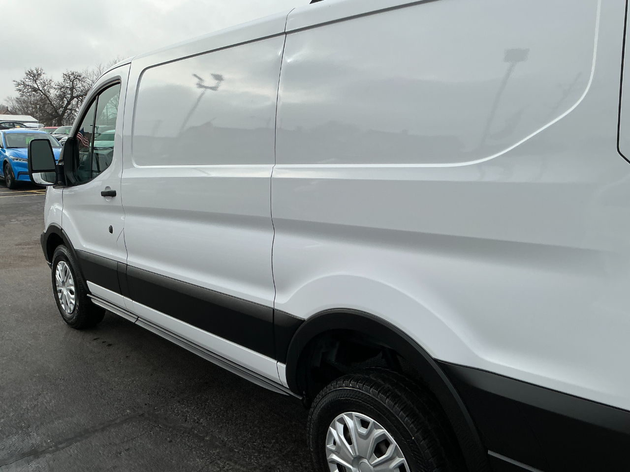 Ford Transit Van T-250 130" Low Rf 9000 GVWR Swing-Out RH Dr 2019