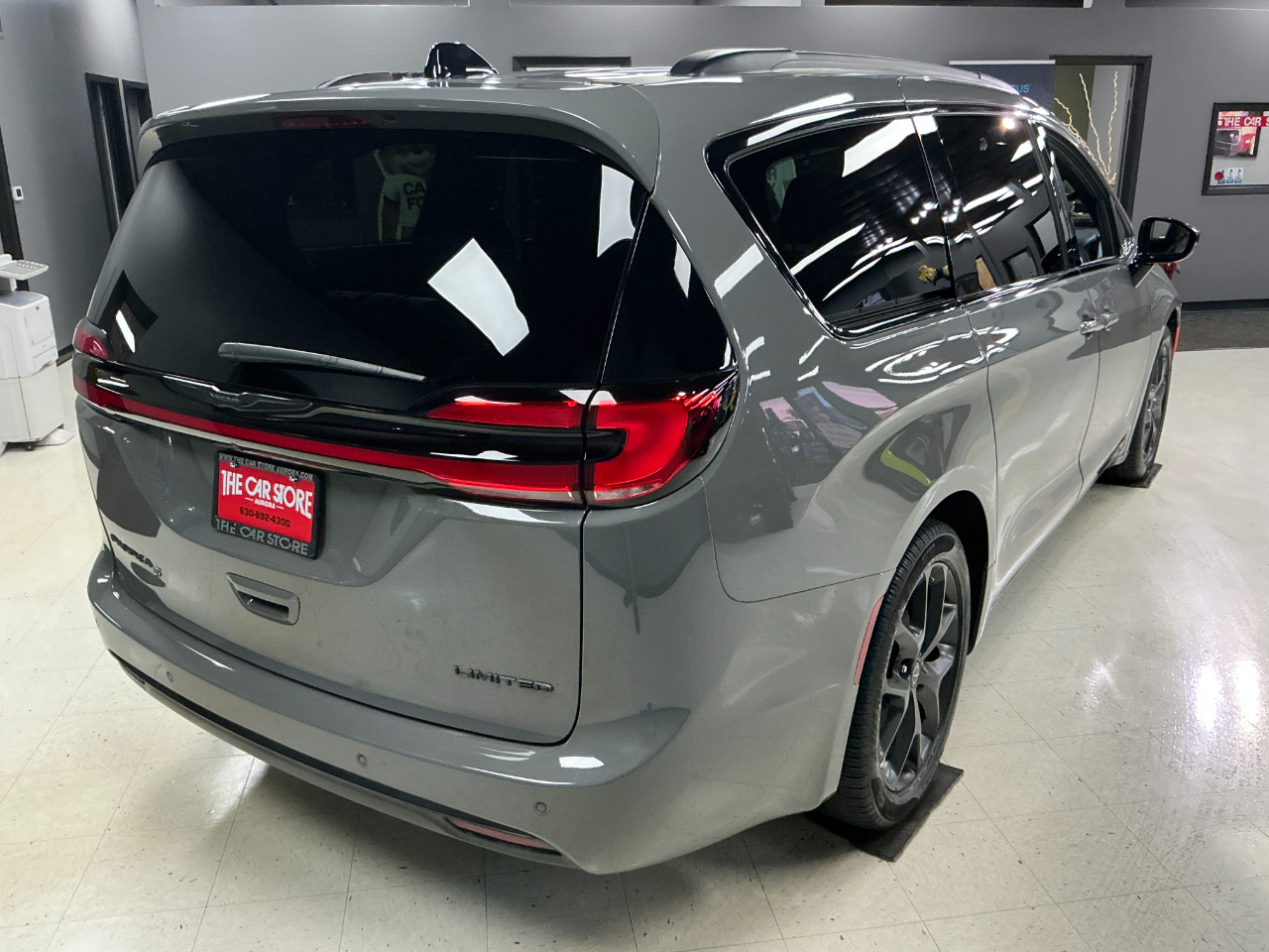 Chrysler Pacifica Limited FWD 2025