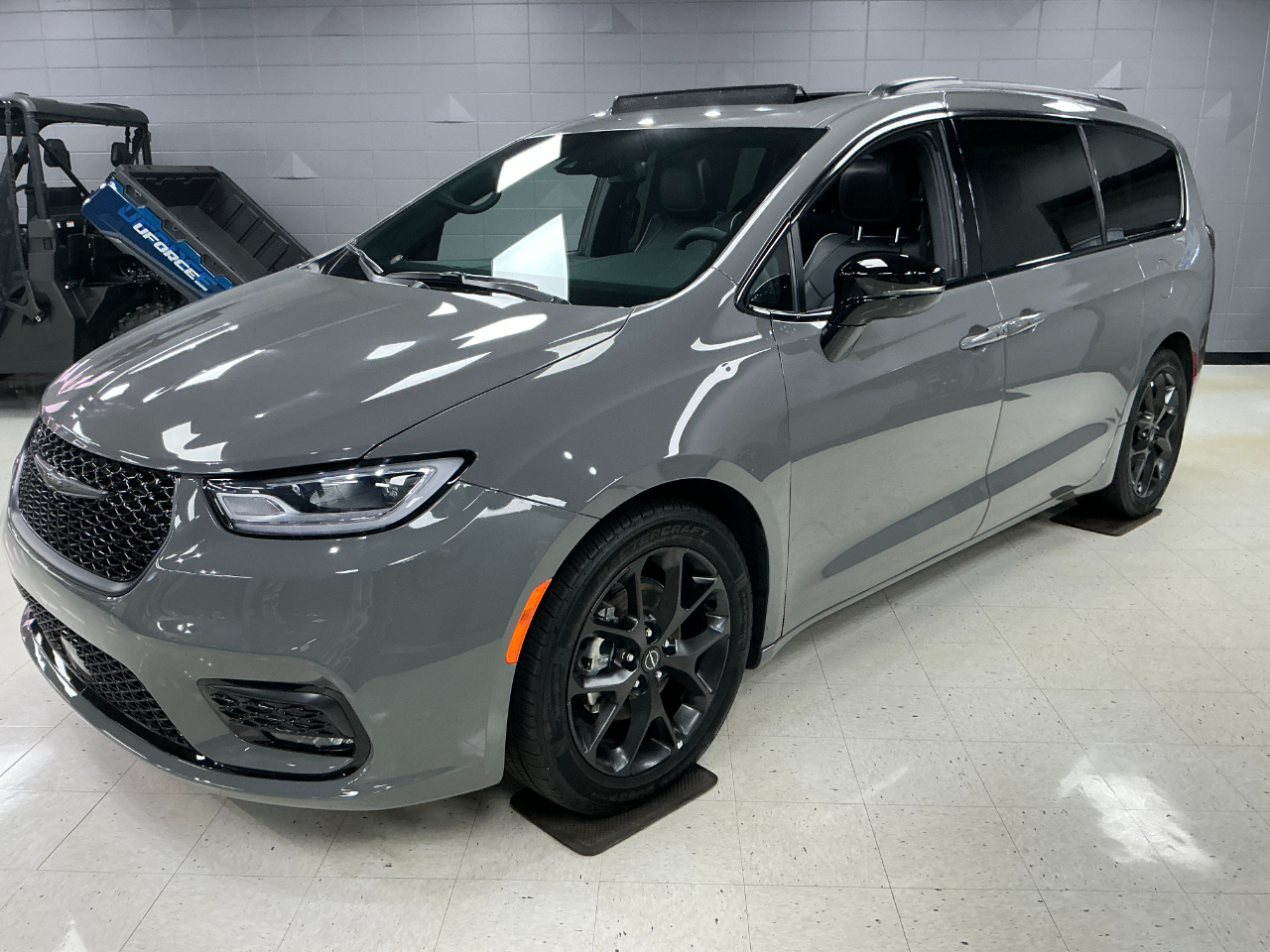 Chrysler Pacifica Limited FWD 2025