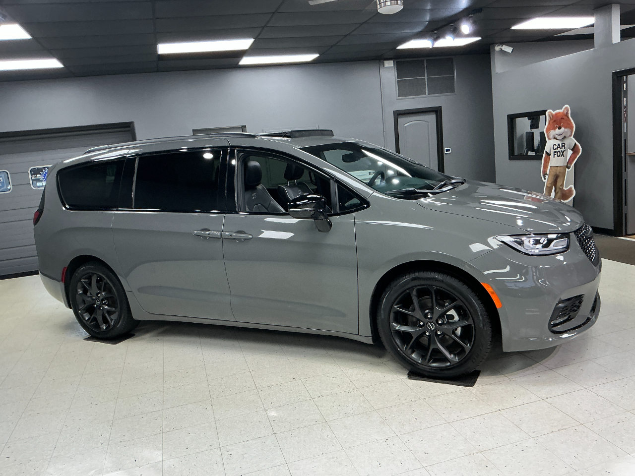 Chrysler Pacifica Limited FWD 2025