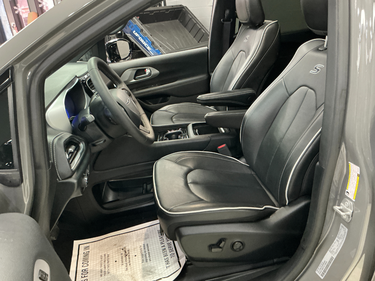 Chrysler Pacifica Limited FWD 2025