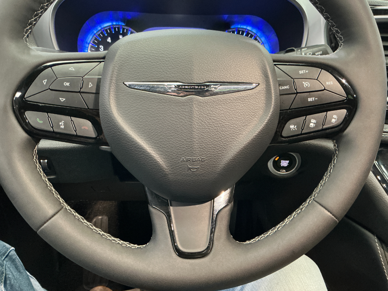 Chrysler Pacifica Limited FWD 2025