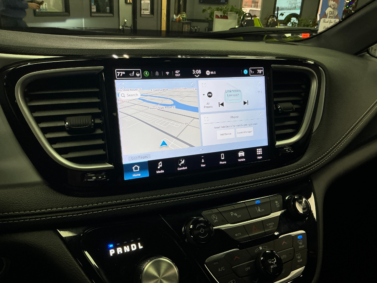 Chrysler Pacifica Limited FWD 2025