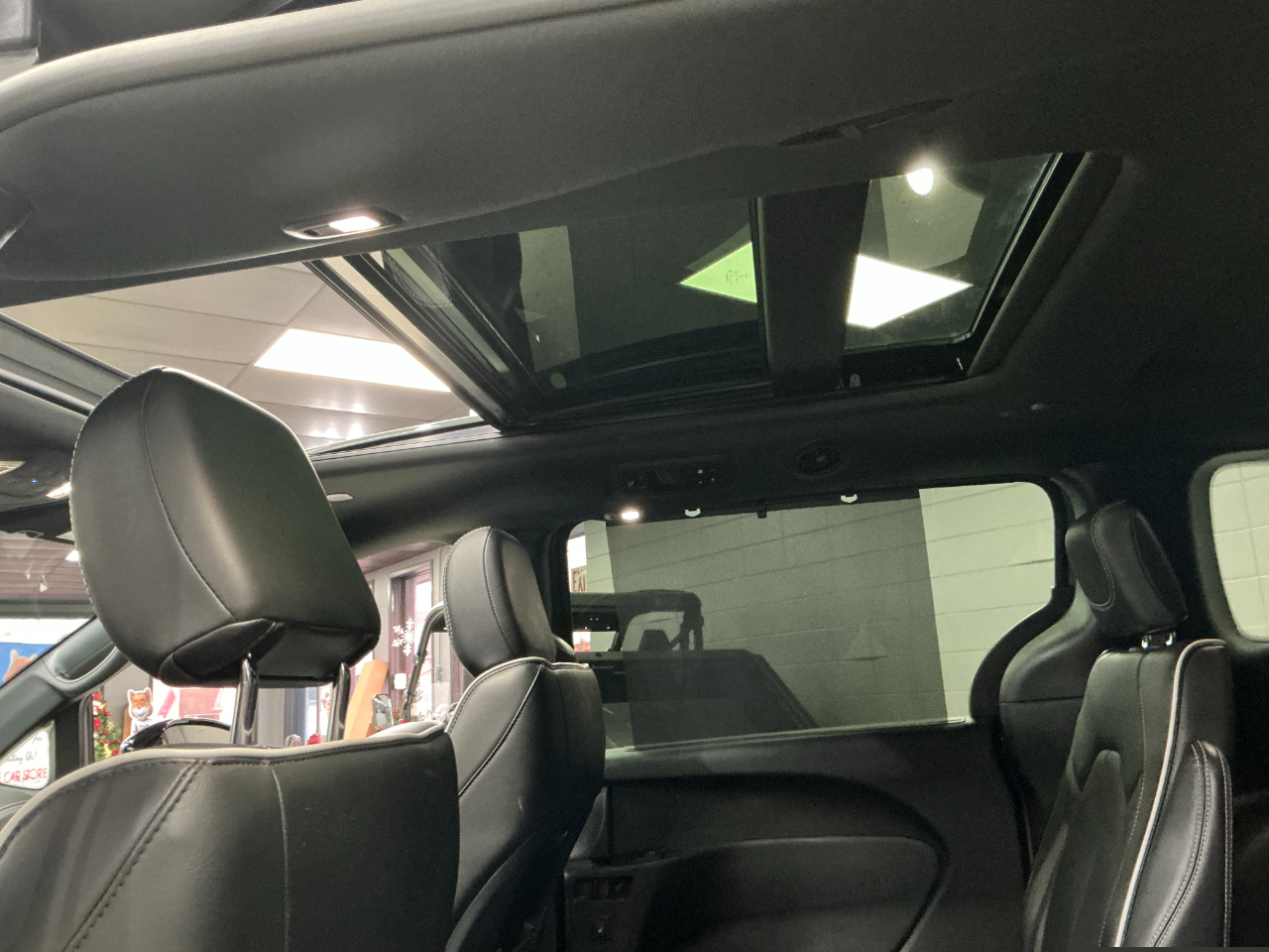 Chrysler Pacifica Limited FWD 2025