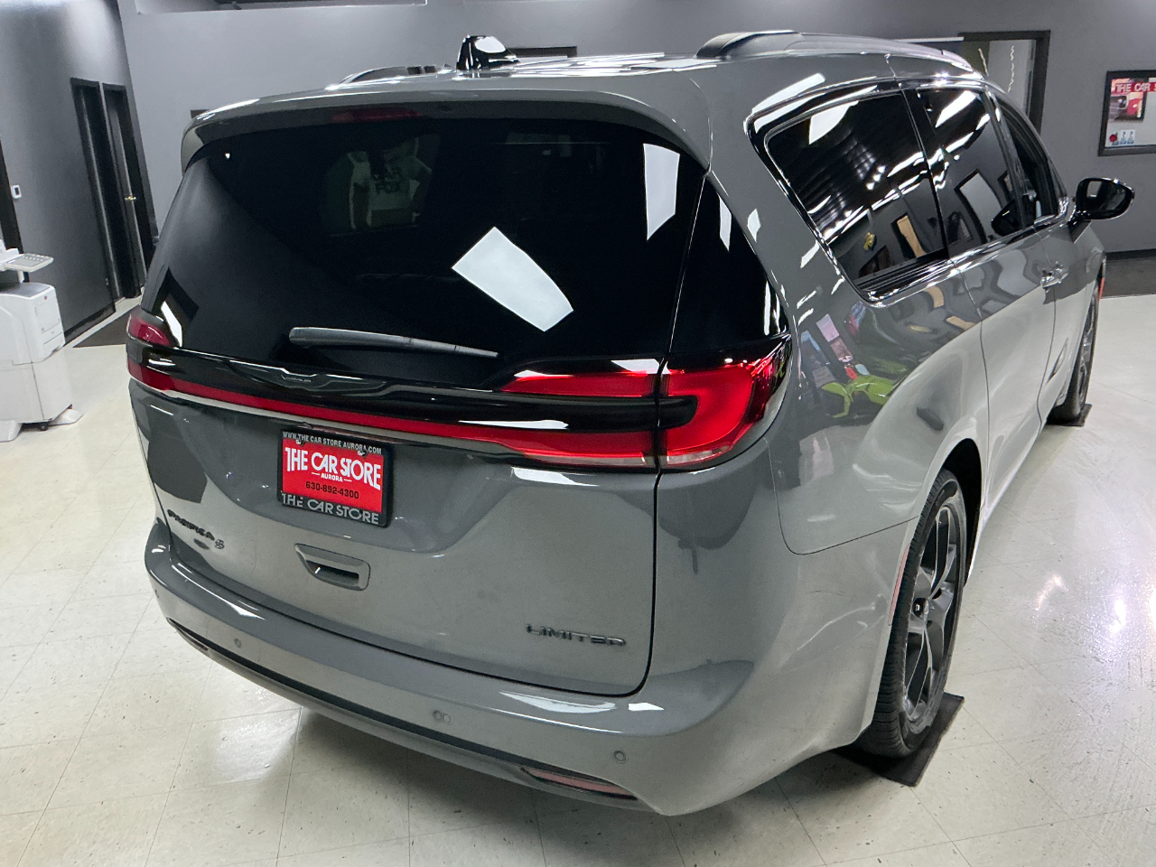 Chrysler Pacifica Limited FWD 2025