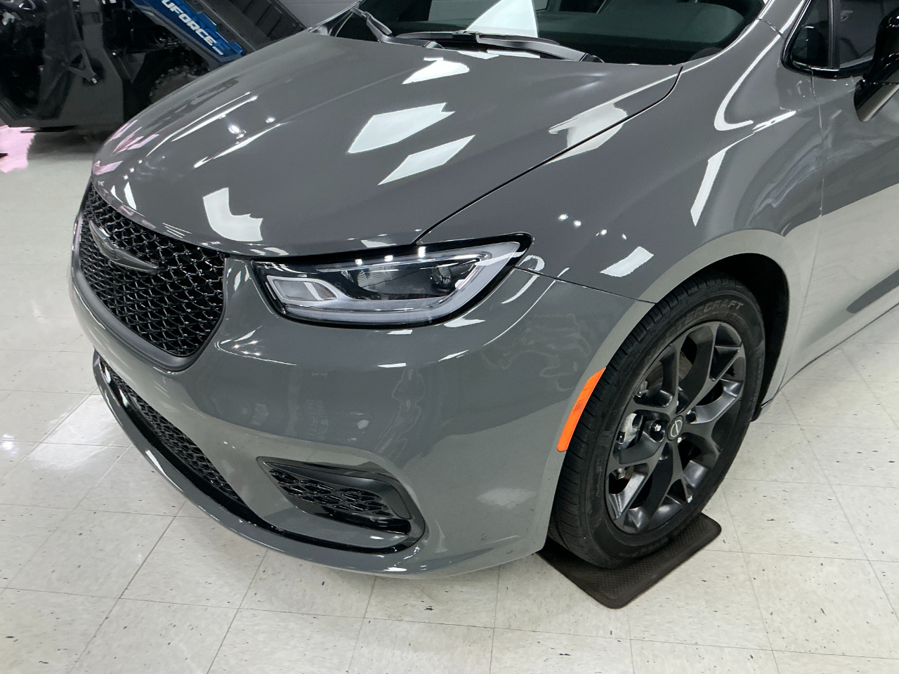 Chrysler Pacifica Limited FWD 2025