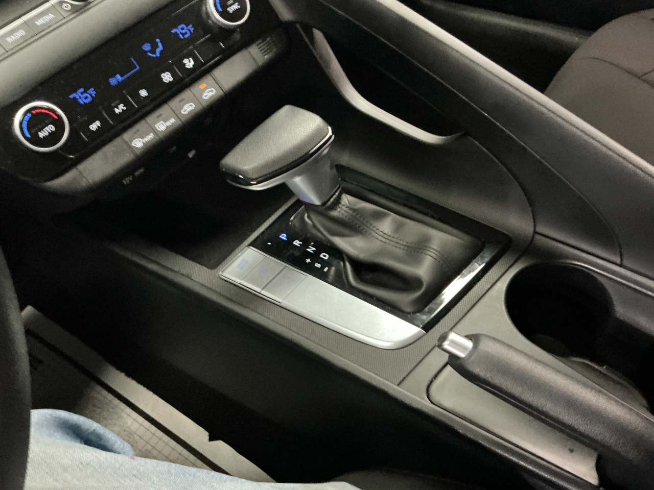 Hyundai Elantra SEL IVT 2024