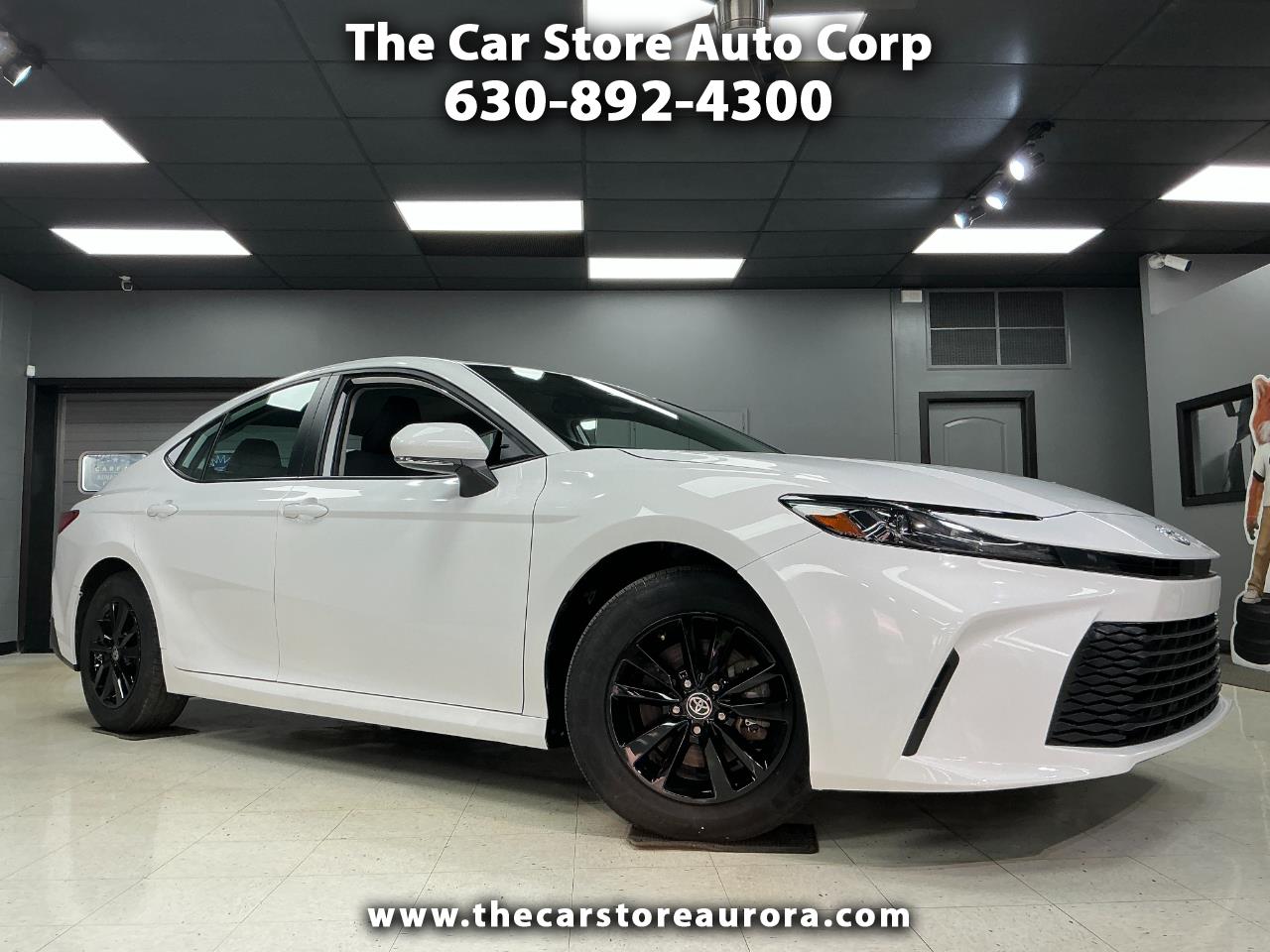 Toyota Camry LE (Natl) 2025