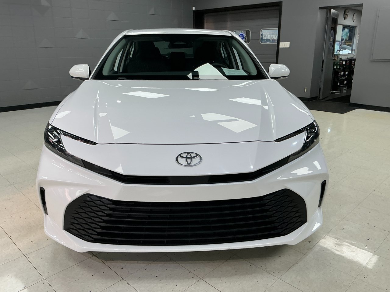 Toyota Camry LE (Natl) 2025