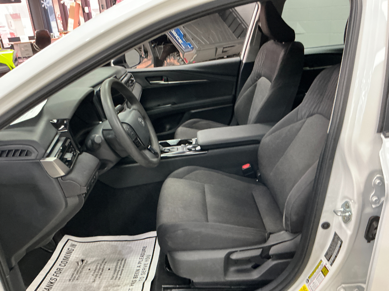 Toyota Camry LE (Natl) 2025