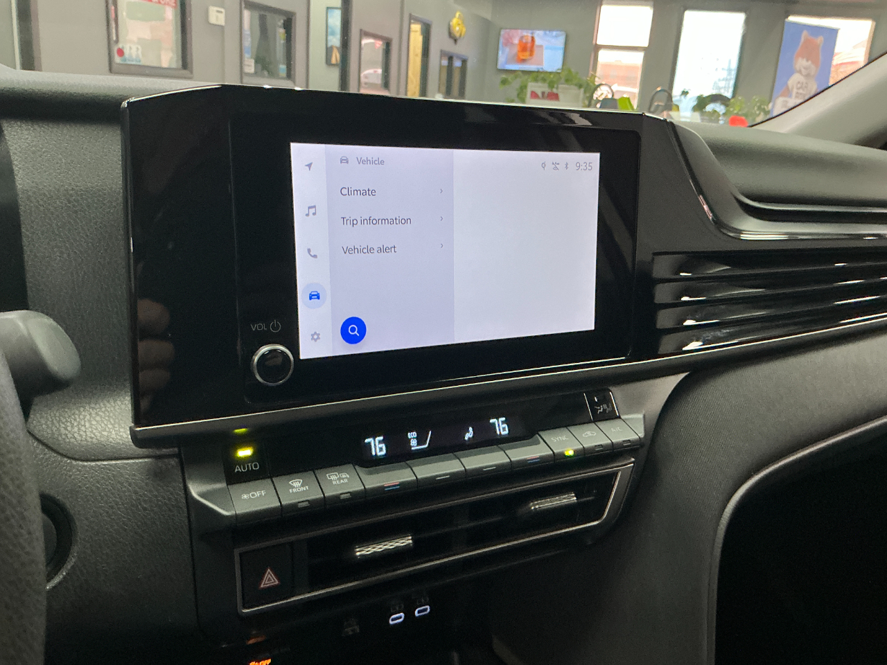 Toyota Camry LE (Natl) 2025