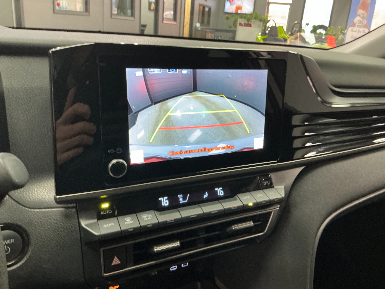 Toyota Camry LE (Natl) 2025