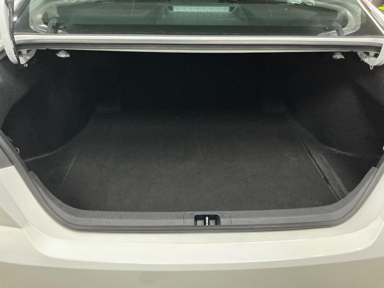 Toyota Camry LE (Natl) 2025