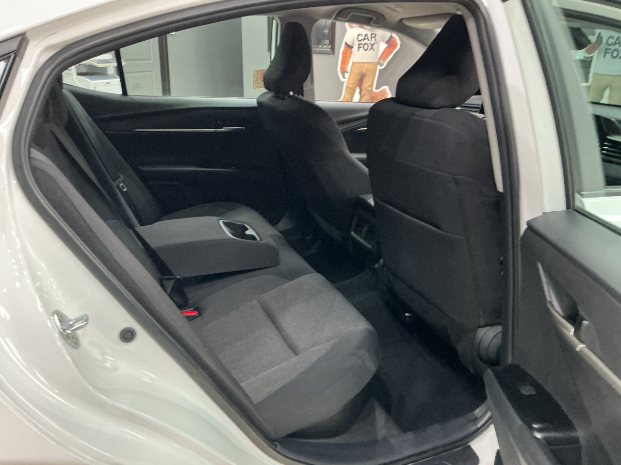 Toyota Camry LE (Natl) 2025