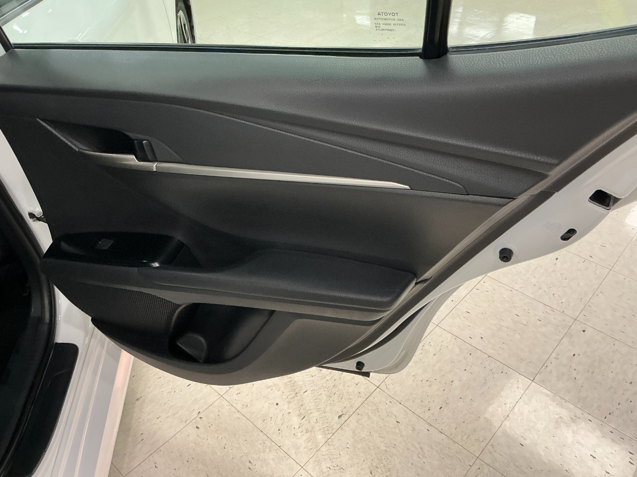 Toyota Camry LE (Natl) 2025