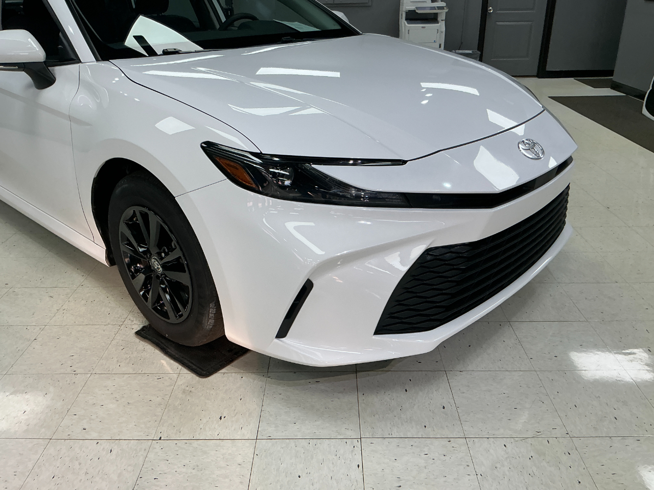 Toyota Camry LE (Natl) 2025