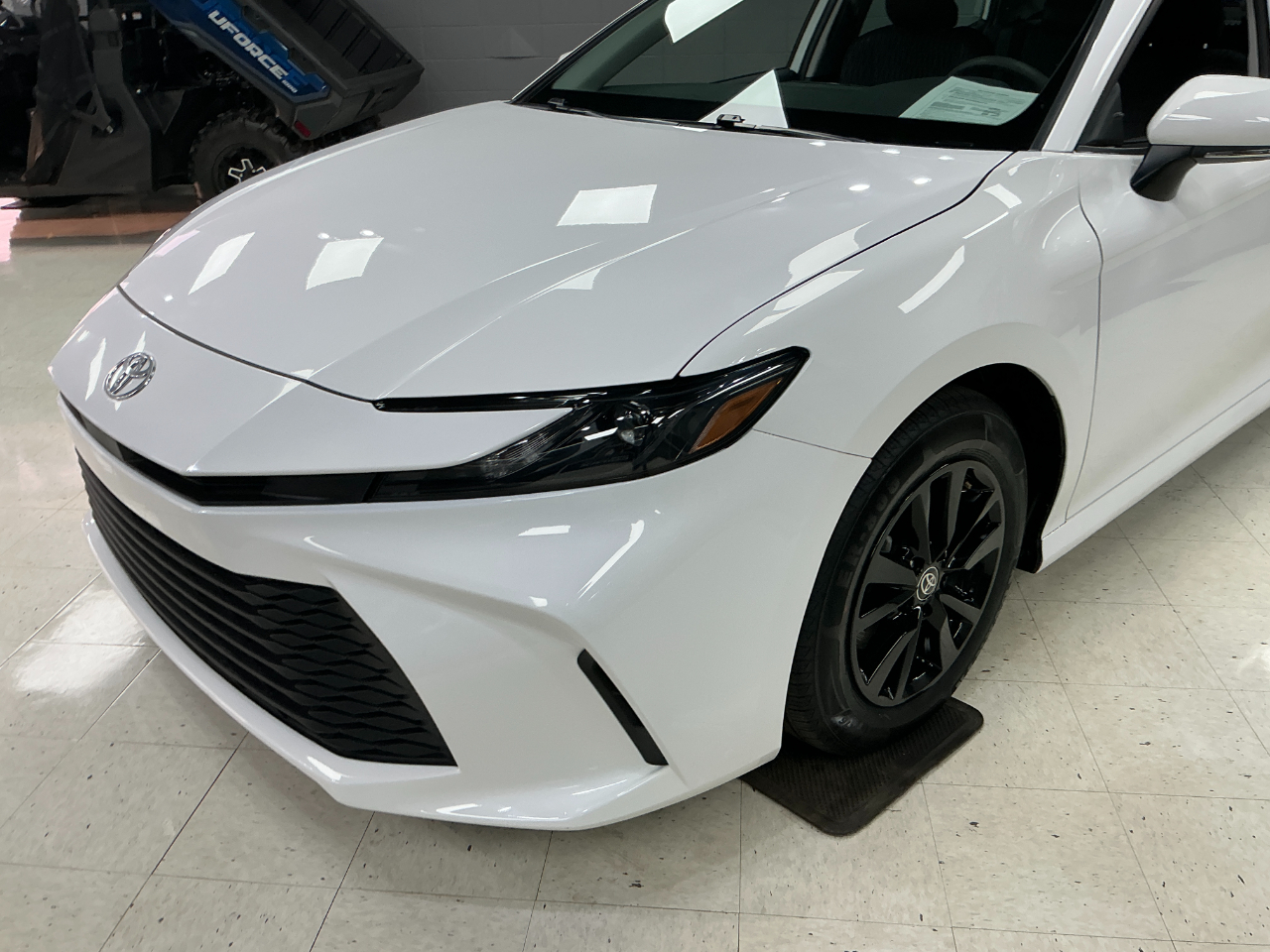 Toyota Camry LE (Natl) 2025