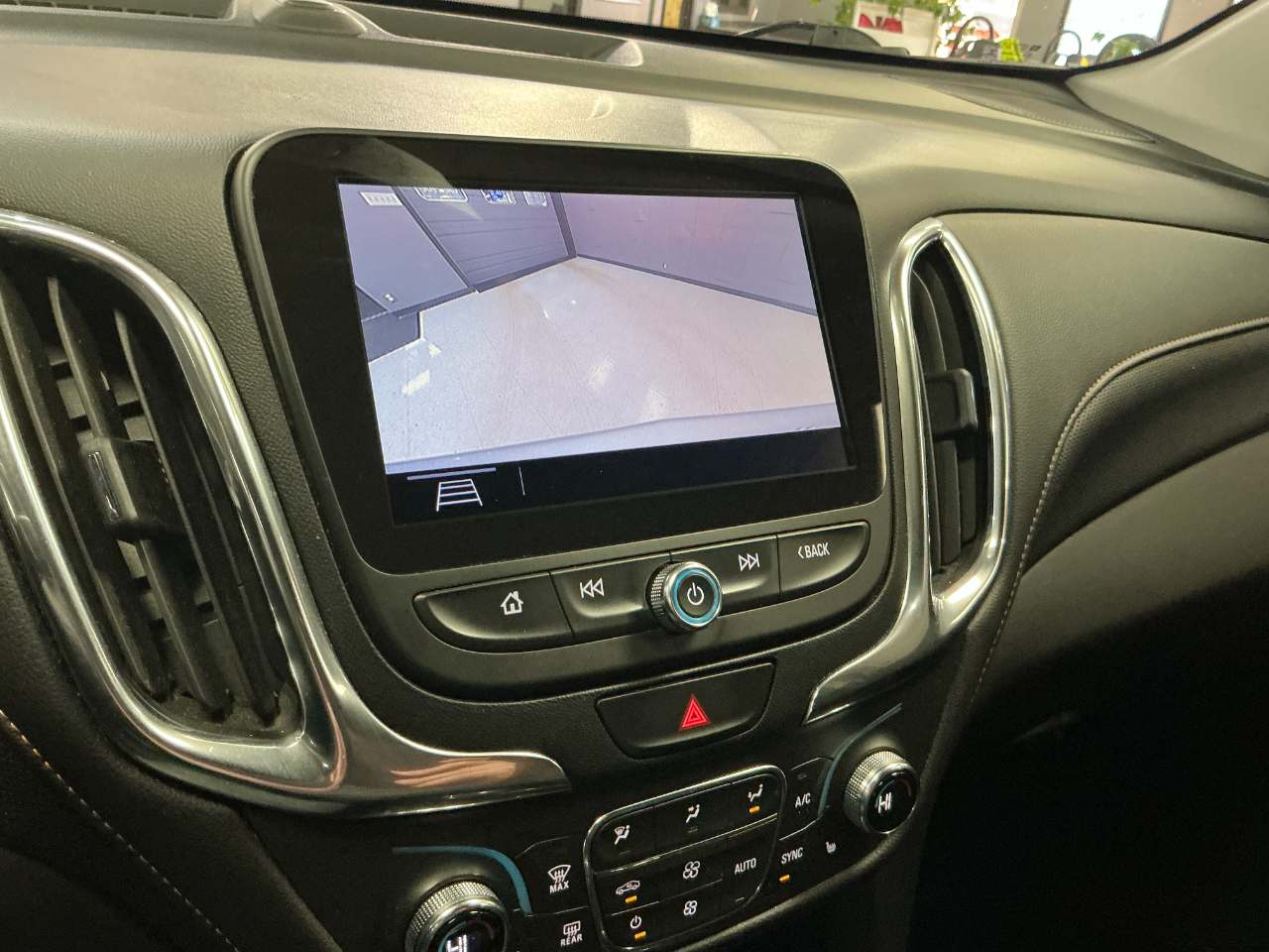 Chevrolet Equinox FWD 4dr Premier 2021