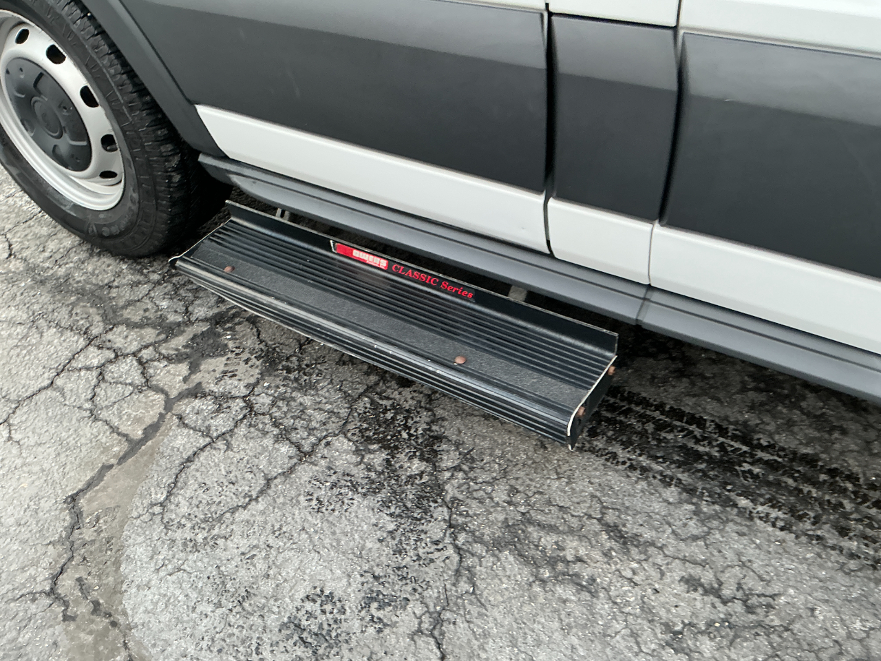 Ford Transit Wagon T-350 148" Med Roof XLT Sliding RH Dr 2015