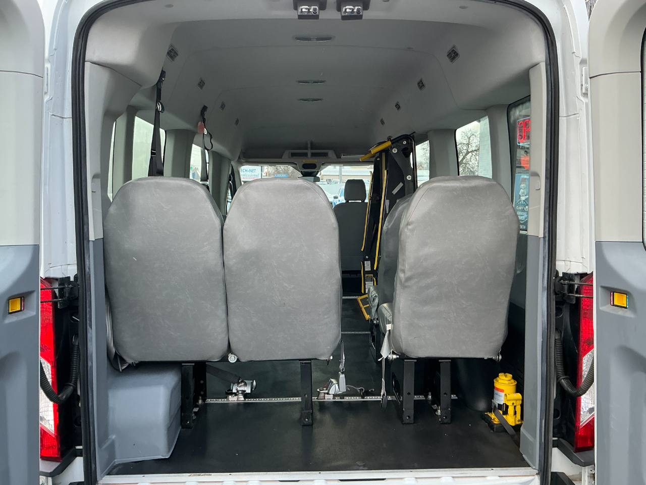 Ford Transit Wagon T-350 148" Med Roof XLT Sliding RH Dr 2015