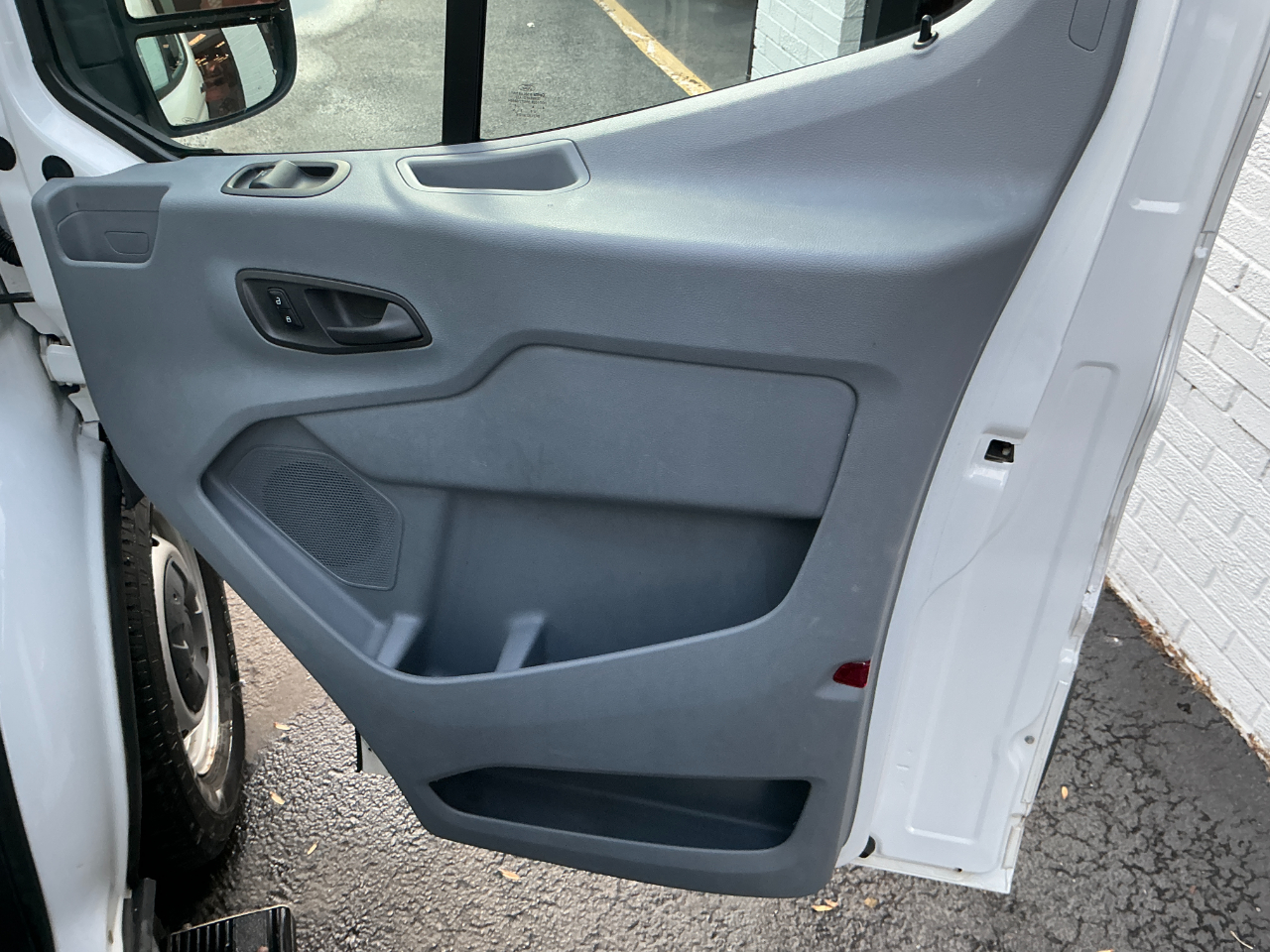 Ford Transit Wagon T-350 148" Med Roof XLT Sliding RH Dr 2015