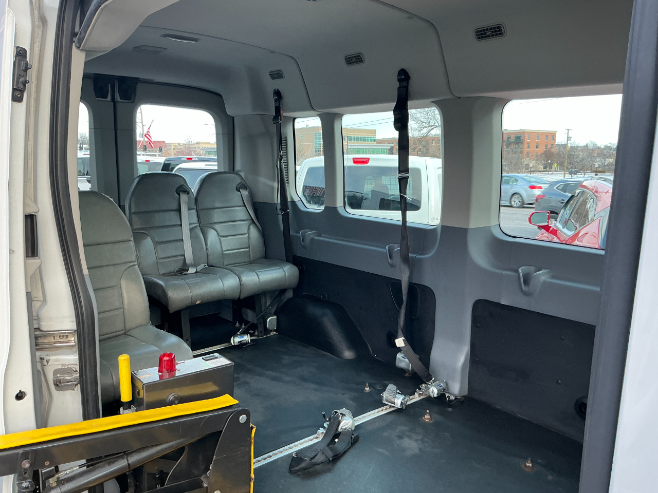 Ford Transit Wagon T-350 148" Med Roof XLT Sliding RH Dr 2015