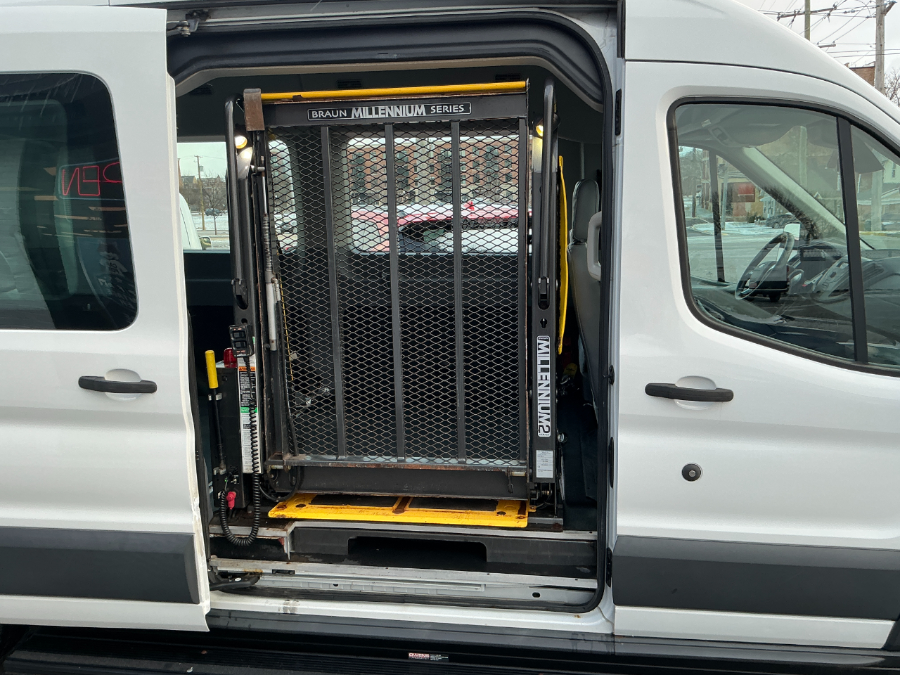 Ford Transit Wagon T-350 148" Med Roof XLT Sliding RH Dr 2015