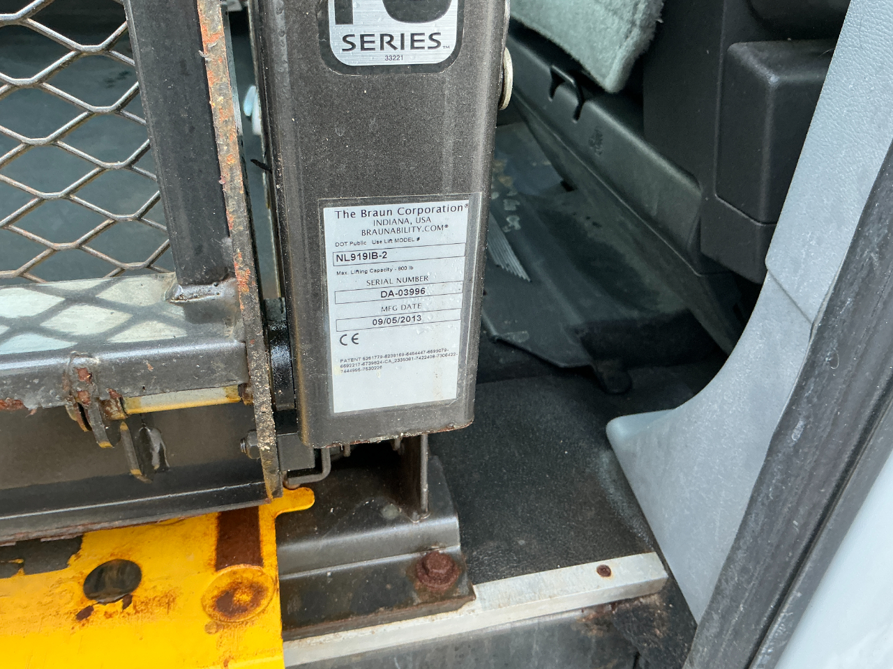 Ford Transit Wagon T-350 148" Med Roof XLT Sliding RH Dr 2015