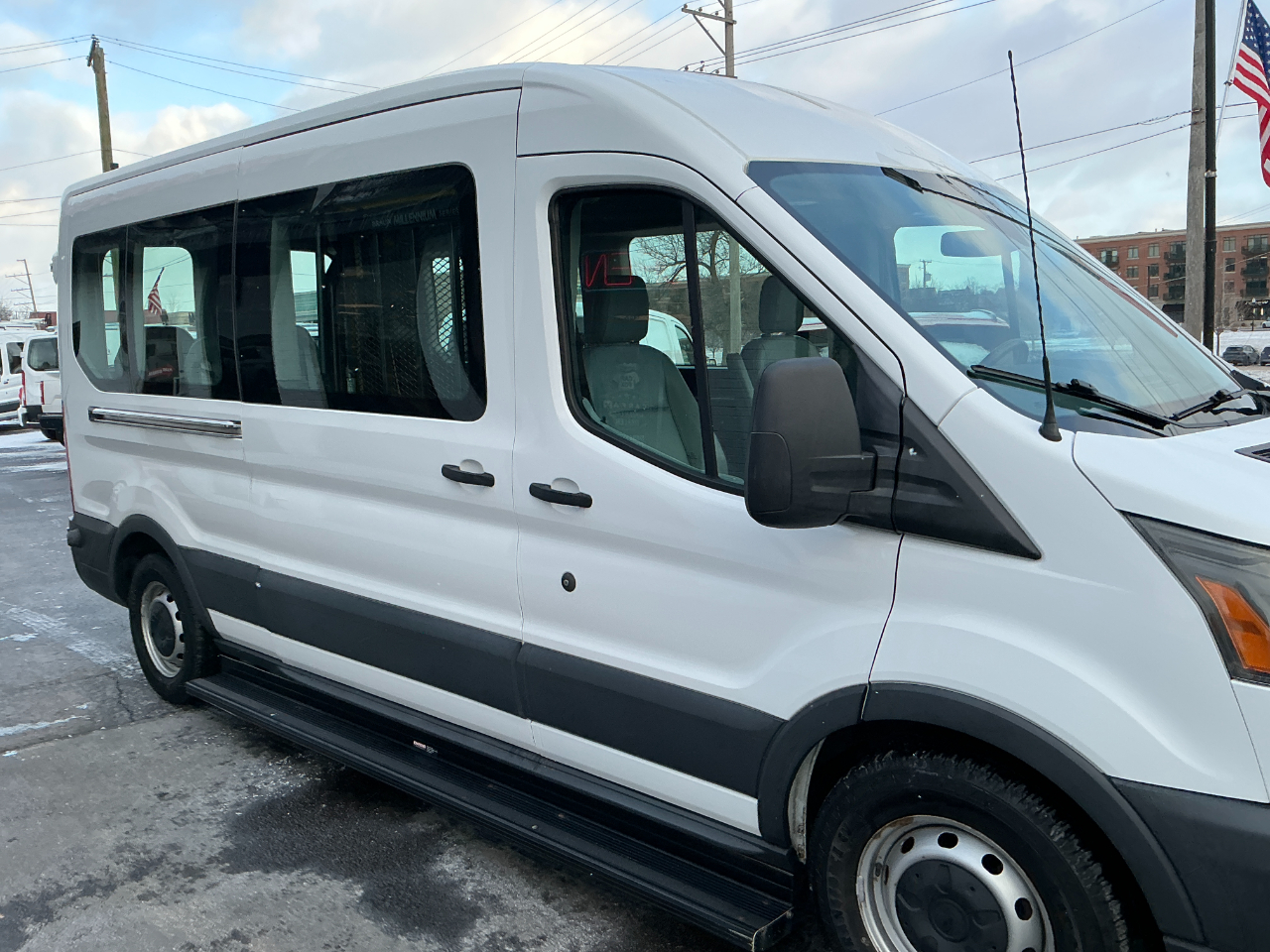 Ford Transit Wagon T-350 148" Med Roof XLT Sliding RH Dr 2015