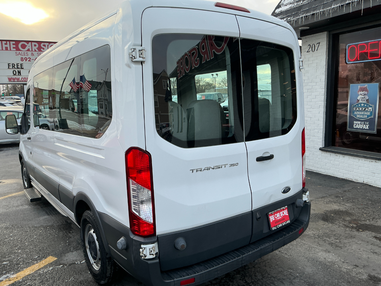 Ford Transit Wagon T-350 148" Med Roof XLT Sliding RH Dr 2015