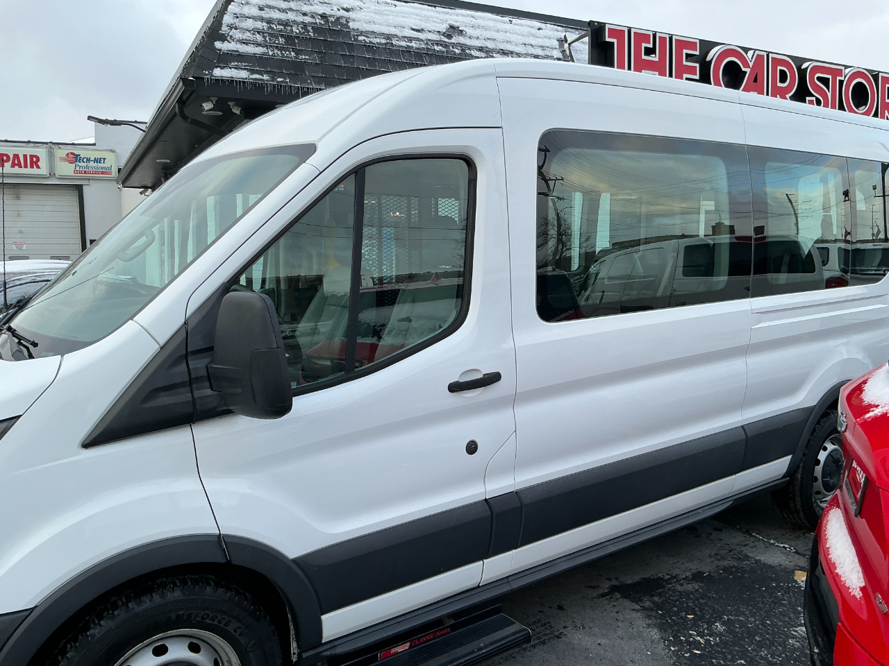 Ford Transit Wagon T-350 148" Med Roof XLT Sliding RH Dr 2015