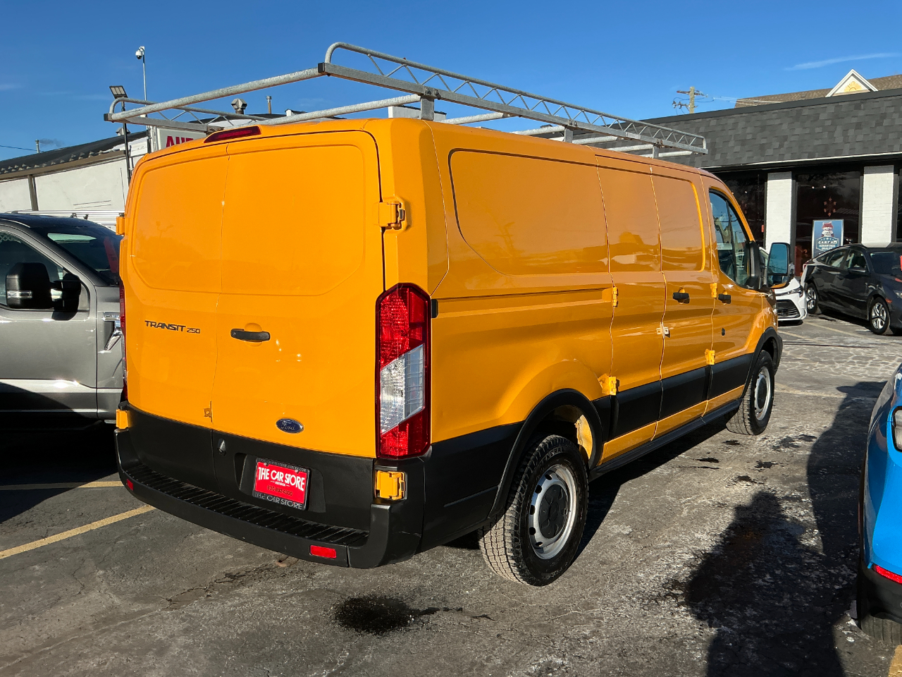 Ford Transit Van T-250 130" Low Rf 9000 GVWR Swing-Out RH Dr 2019