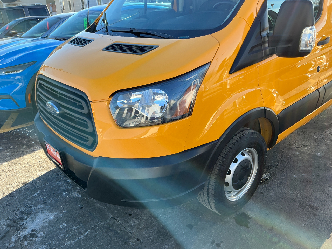 Ford Transit Van T-250 130" Low Rf 9000 GVWR Swing-Out RH Dr 2019