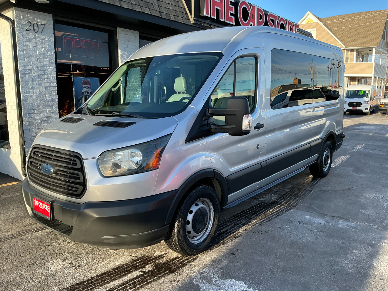 Ford Transit Wagon T-350 148" Med Roof XLT Sliding RH Dr 2015