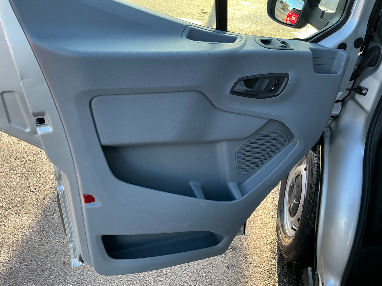 Ford Transit Wagon T-350 148" Med Roof XLT Sliding RH Dr 2015