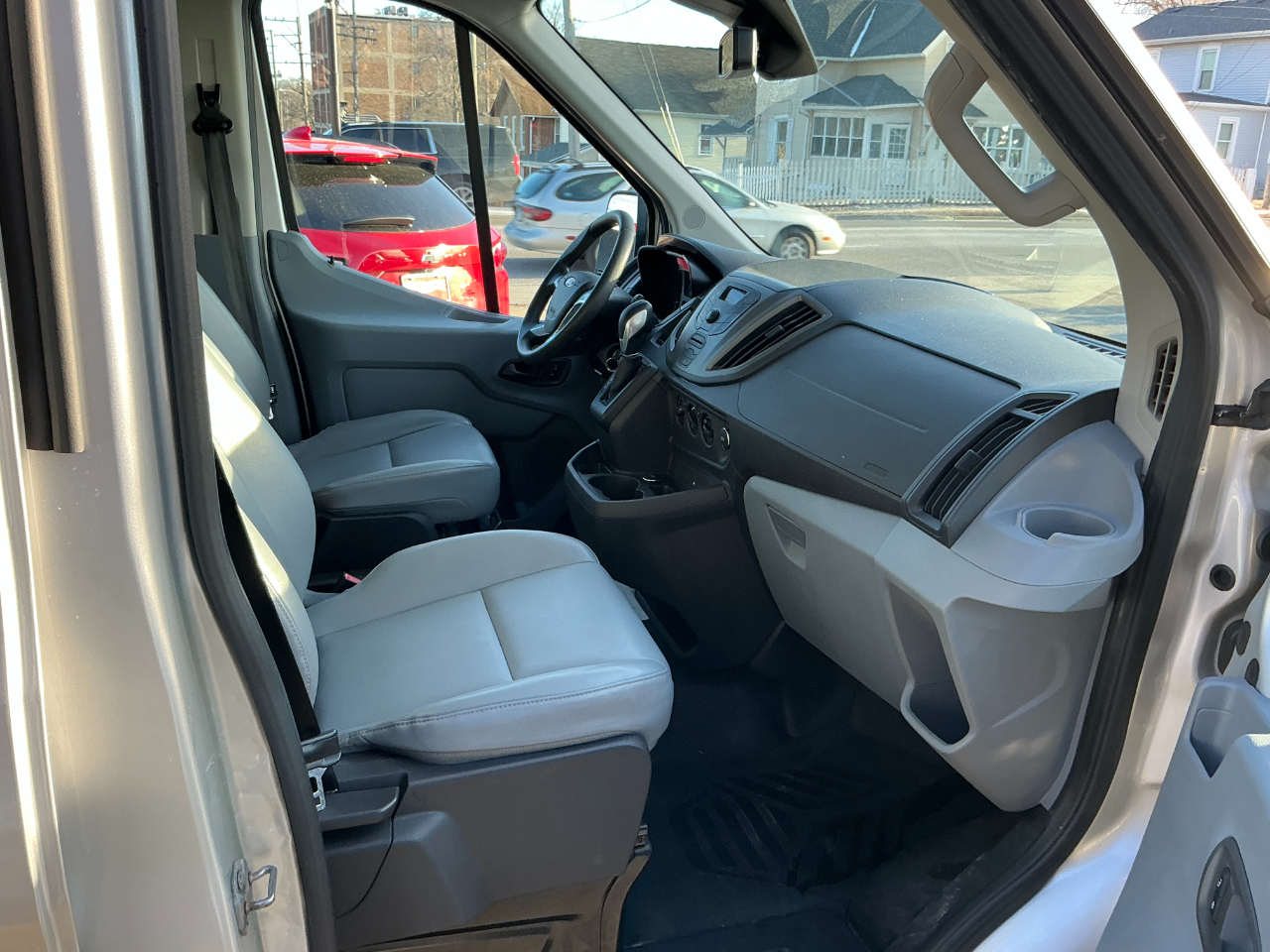 Ford Transit Wagon T-350 148" Med Roof XLT Sliding RH Dr 2015