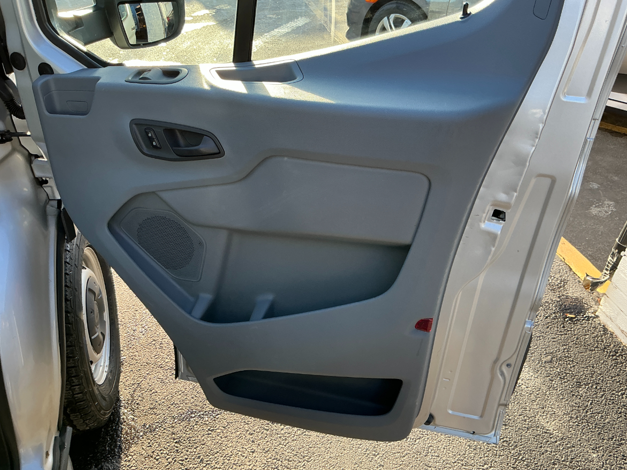 Ford Transit Wagon T-350 148" Med Roof XLT Sliding RH Dr 2015