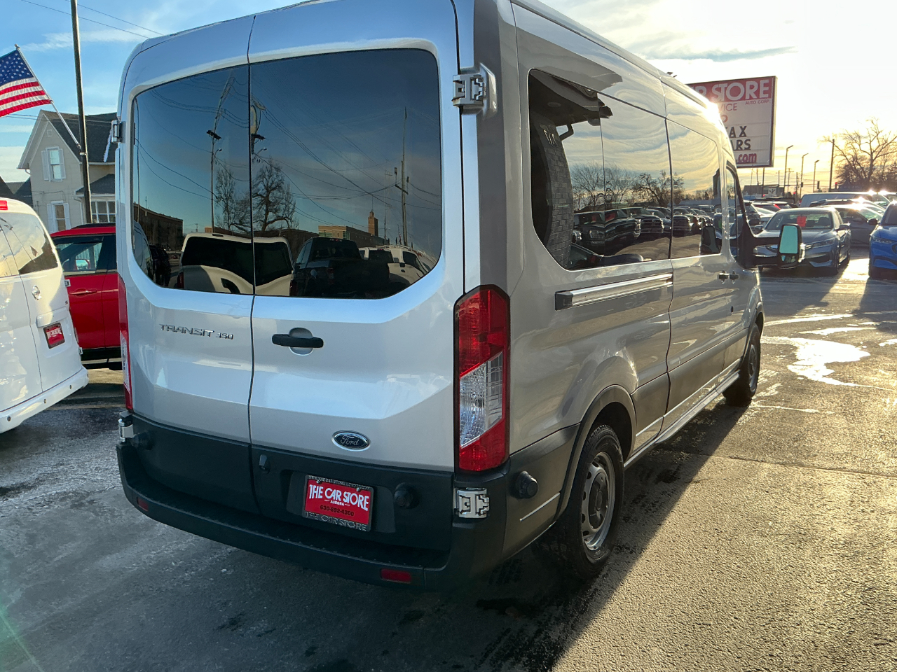 Ford Transit Wagon T-350 148" Med Roof XLT Sliding RH Dr 2015