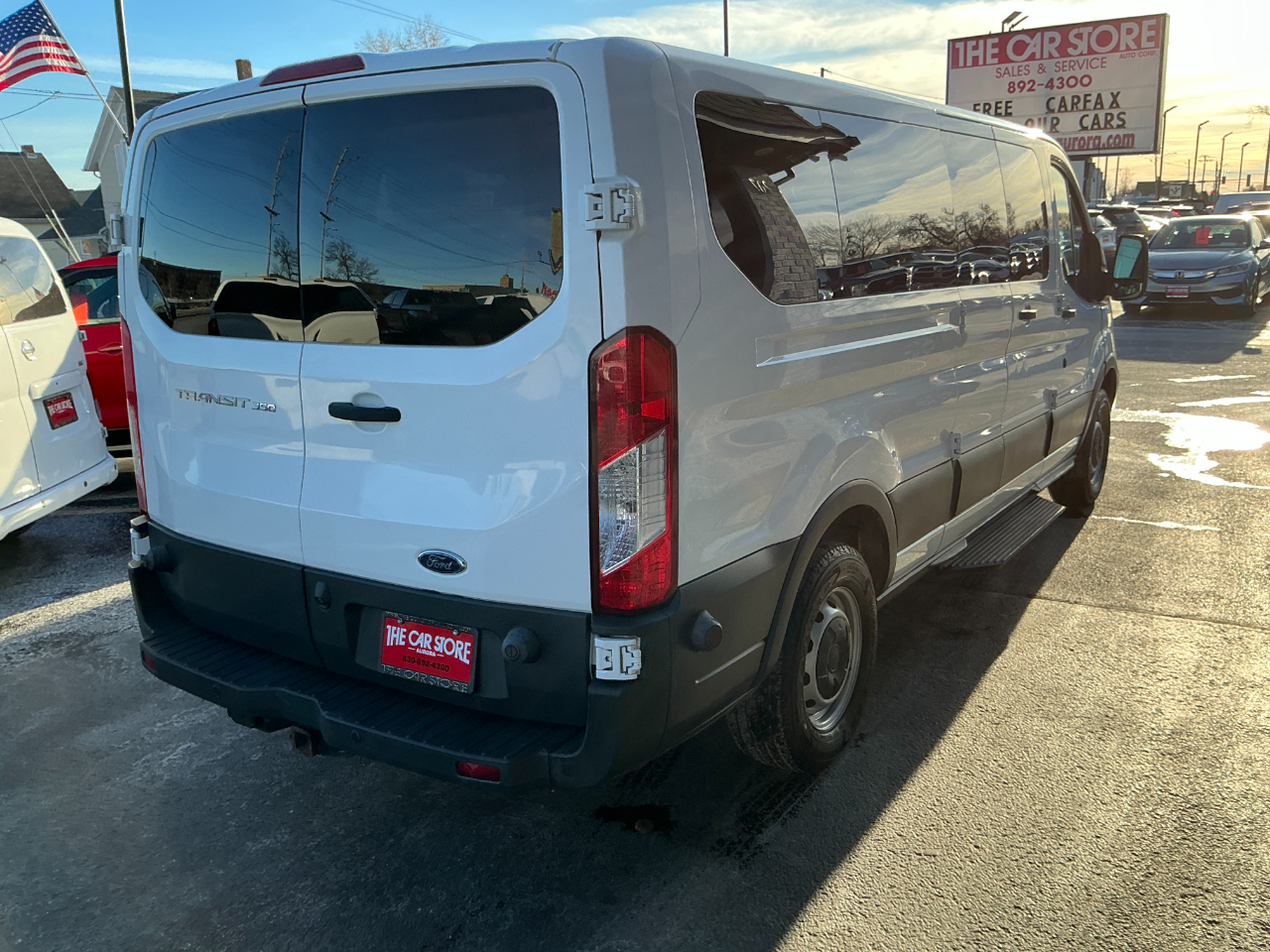 Ford Transit Wagon T-350 148" Low Roof XL Sliding RH Dr 2017