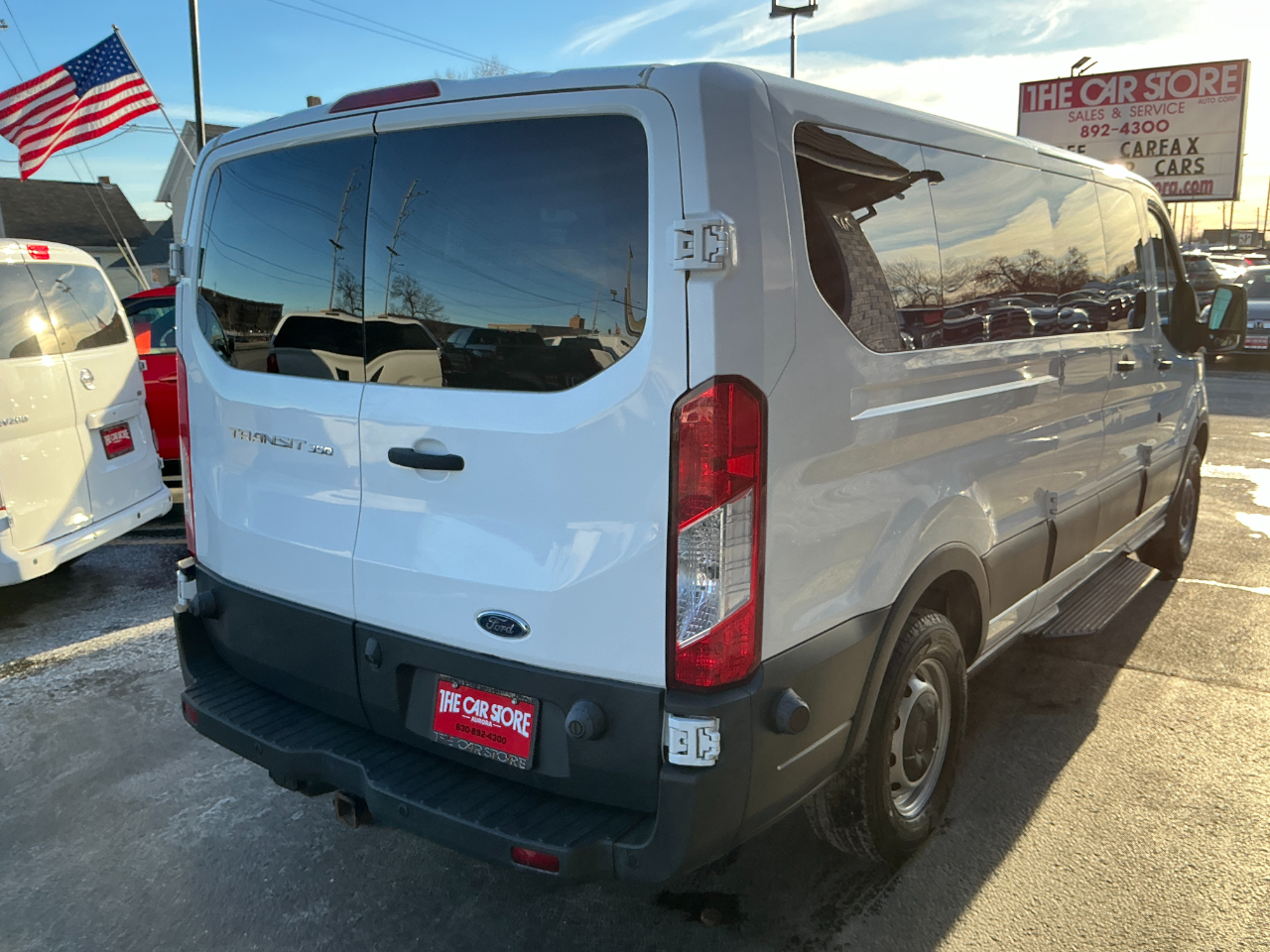 Ford Transit Wagon T-350 148" Low Roof XL Sliding RH Dr 2017