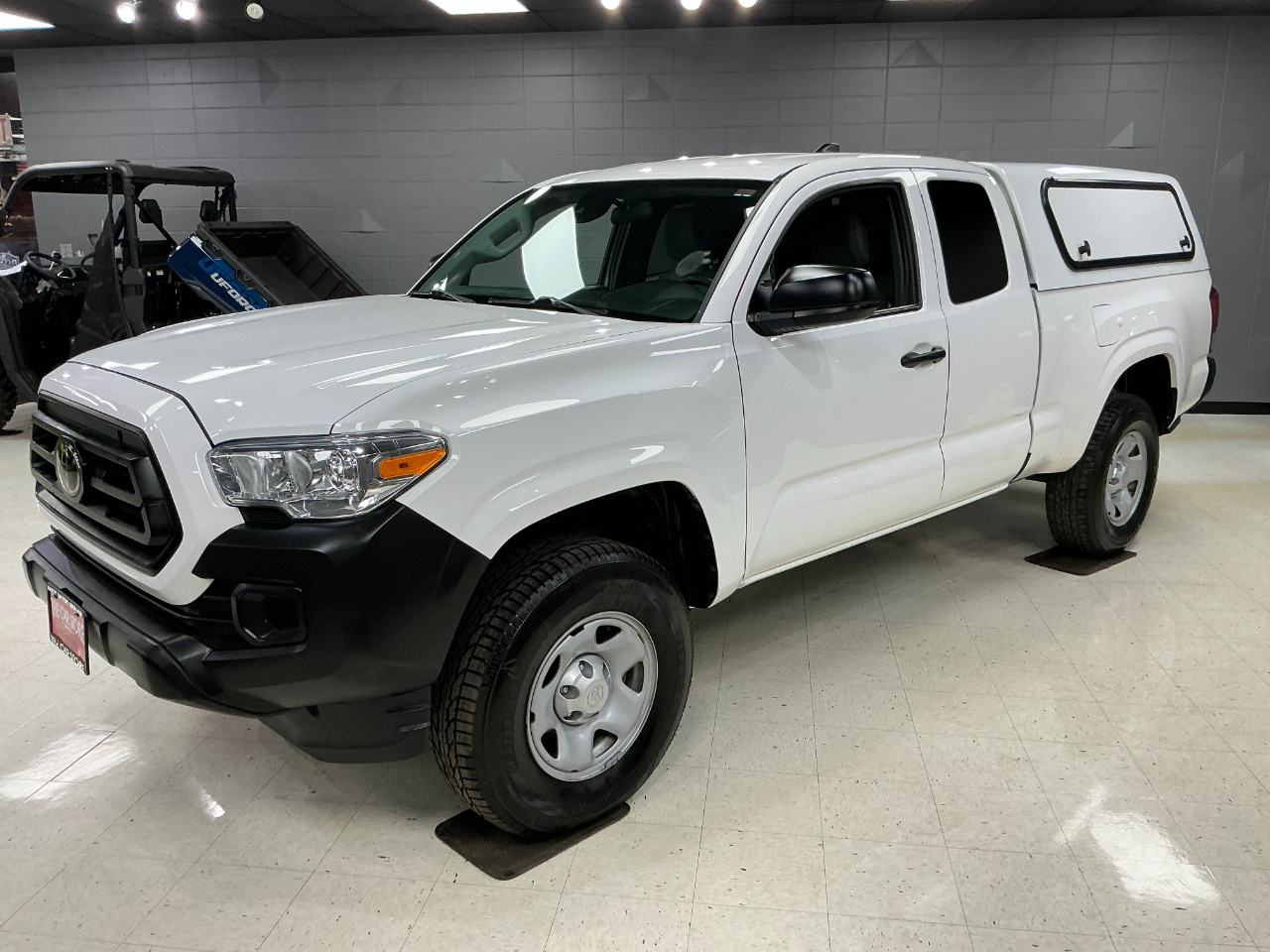 Toyota Tacoma 2WD SR Access Cab 6' Bed I4 AT (Natl) 2023