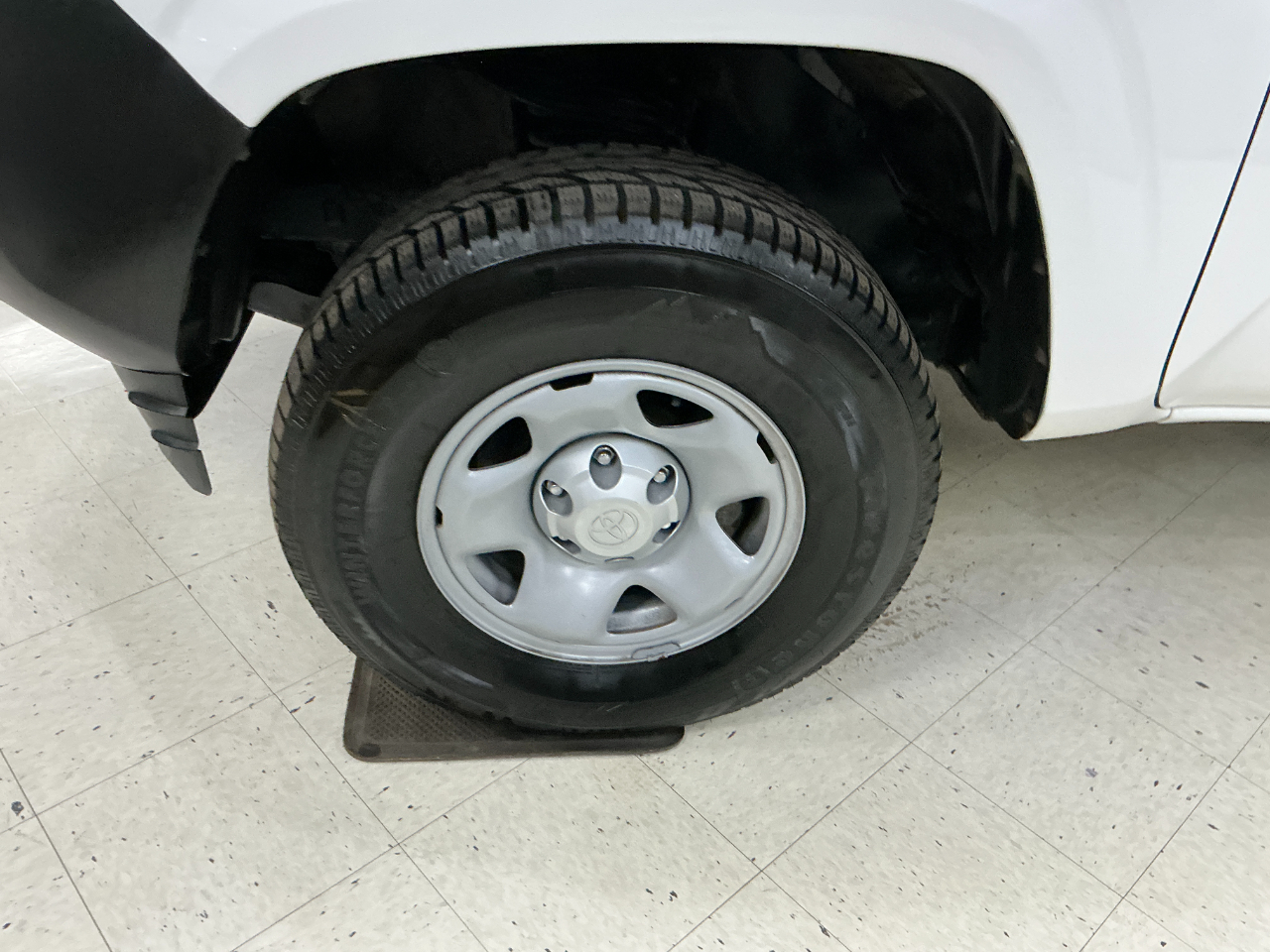 Toyota Tacoma 2WD SR Access Cab 6' Bed I4 AT (Natl) 2023