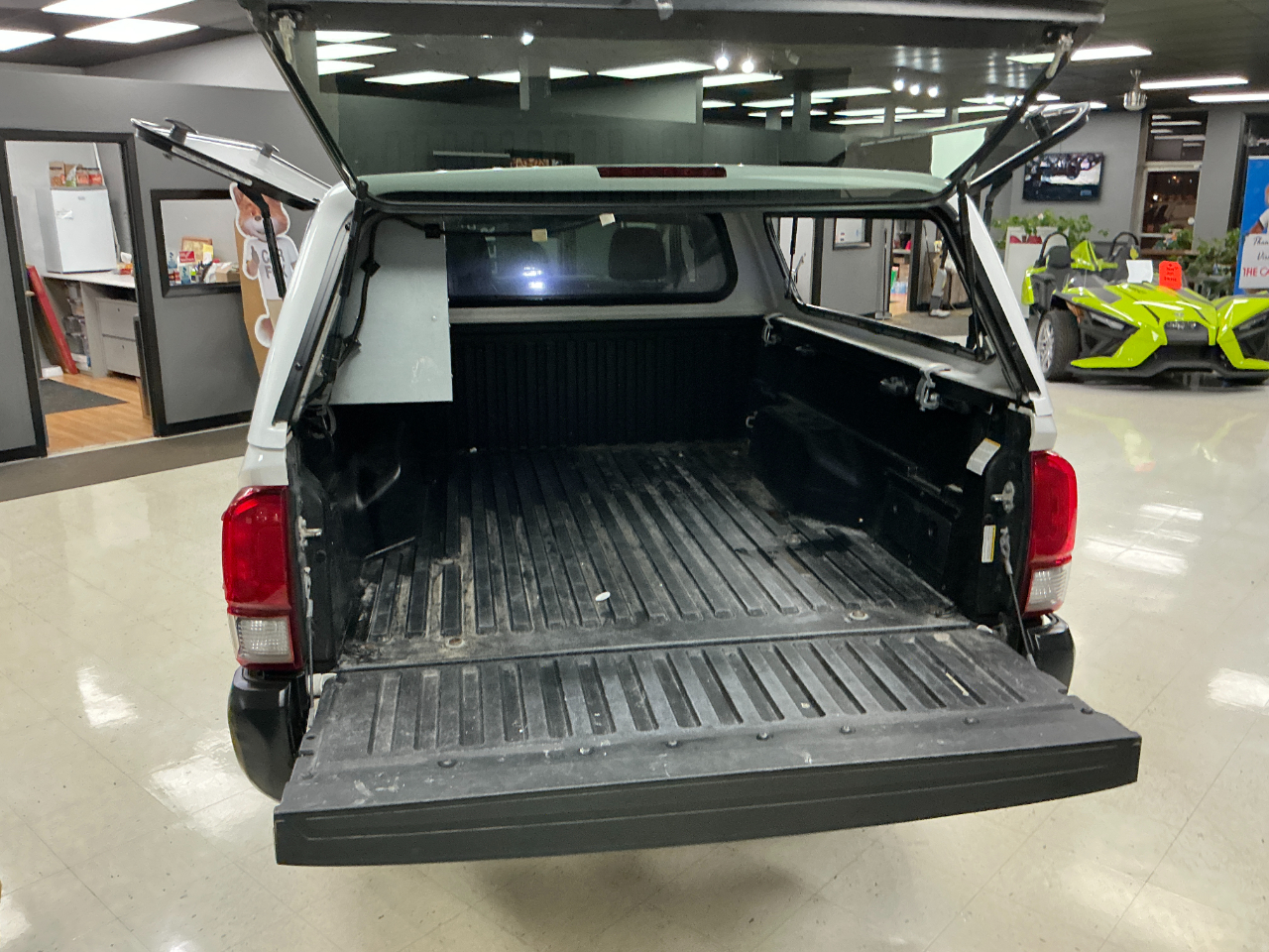 Toyota Tacoma 2WD SR Access Cab 6' Bed I4 AT (Natl) 2023