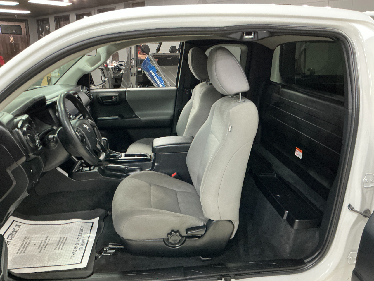 Toyota Tacoma 2WD SR Access Cab 6' Bed I4 AT (Natl) 2023