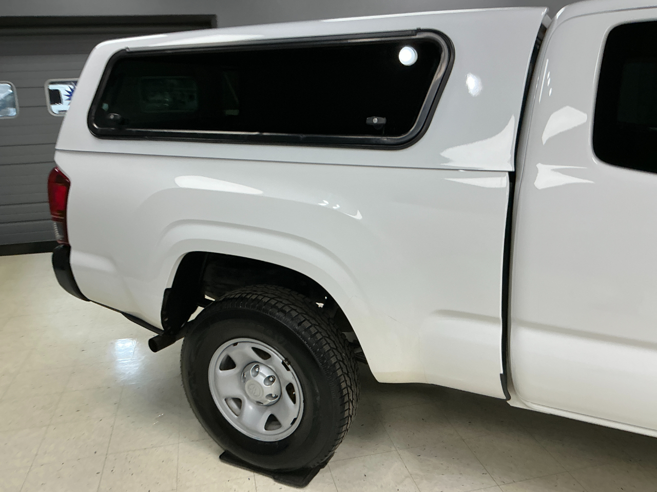 Toyota Tacoma 2WD SR Access Cab 6' Bed I4 AT (Natl) 2023