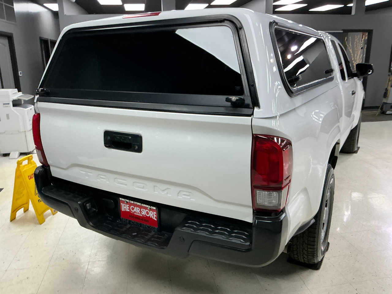 Toyota Tacoma 2WD SR Access Cab 6' Bed I4 AT (Natl) 2023